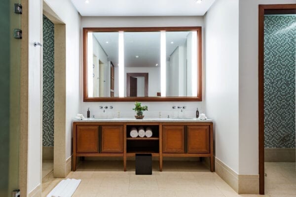 Mooie grote badkamer in luxe hotel