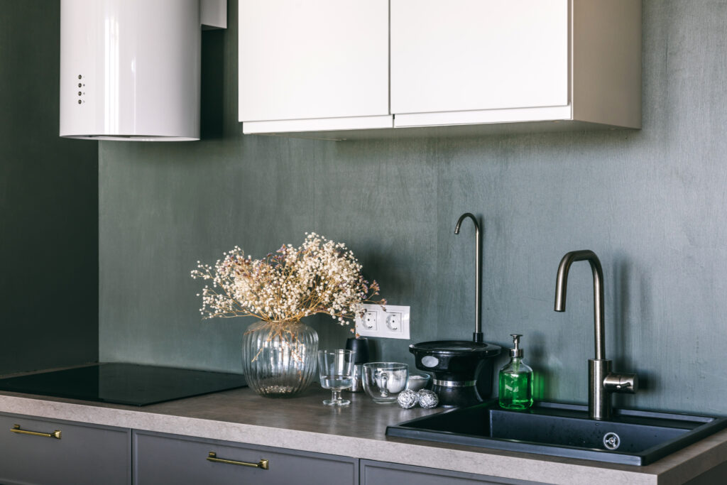Ideeën voor het decoreren van kleine keukens om uw ruimte groter te laten voelen